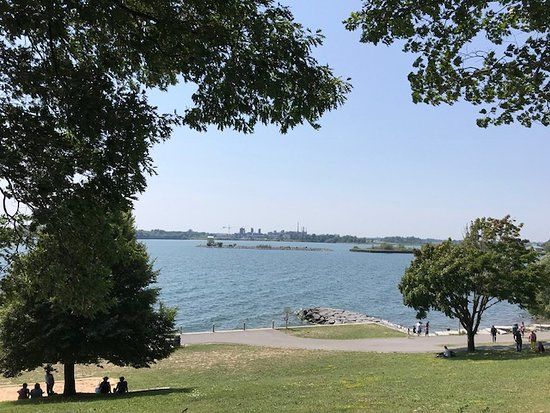 Lake Ontario Park